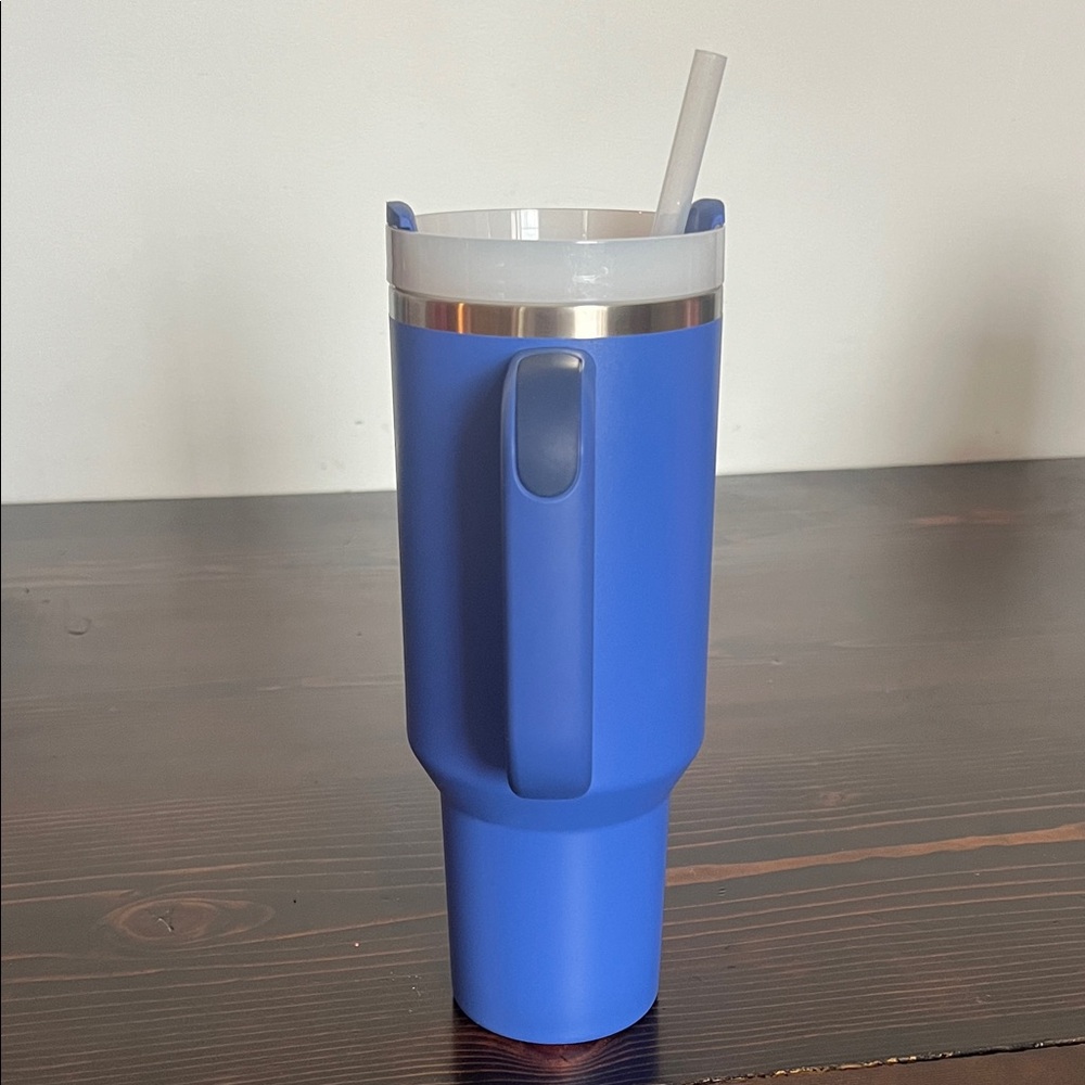 Stanley 40oz in color Iris - Picture 2 of 5